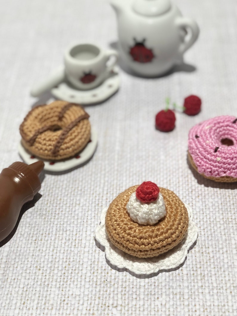 Patron dînette au crochet donut et baba au rhum pour dînette pour enfant image 6