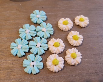 Set of 6 daisy buttons