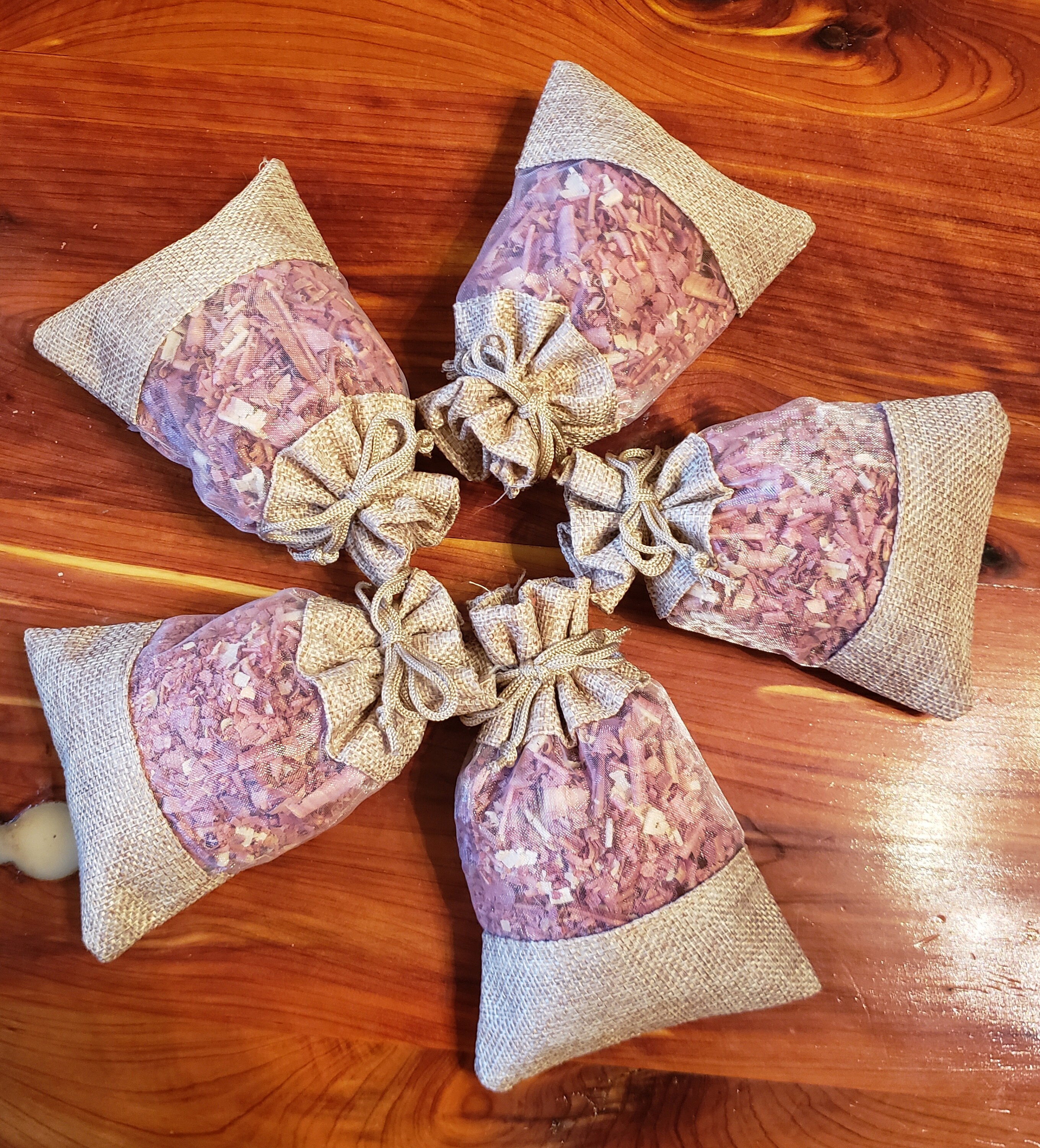 Download Cedar Sachet