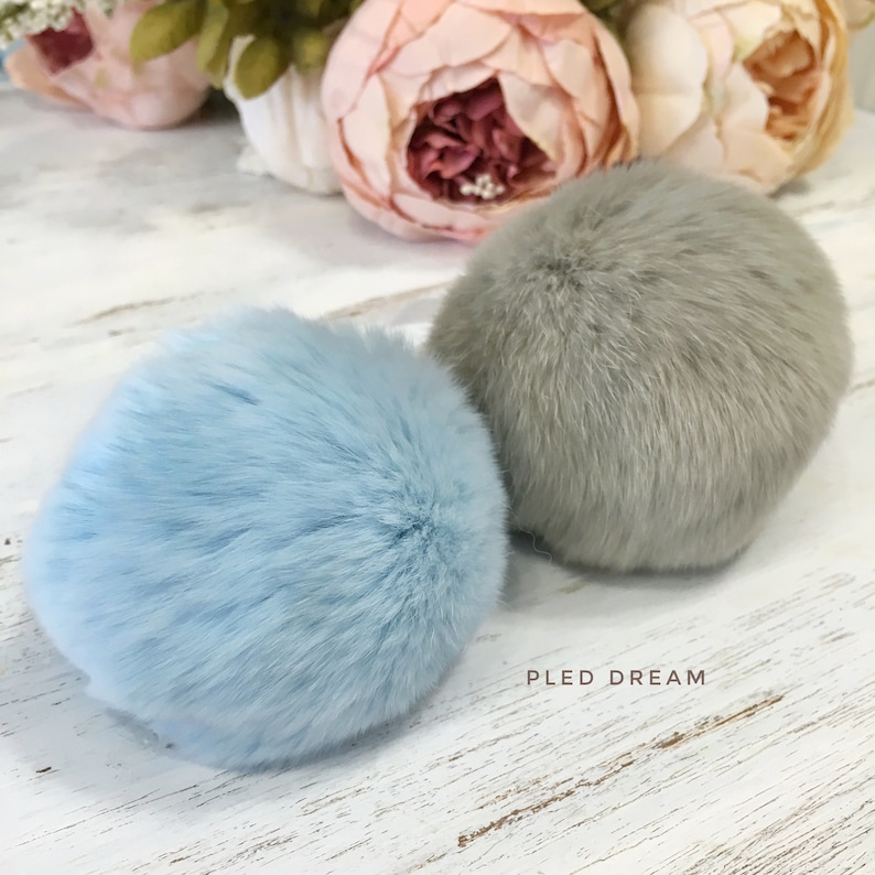 Real Russian Fur Pom Pom For baby Christmas hat Natural fur pompom for beanie Cute Genuine Rabbit Fur Fluffy Bobble Fur PomPom Gloves Gift