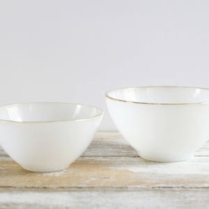 Vintage white glass bowls with golden rim from French brand Lesieur - Opaline tempered glass 1960 made in France - Lesieur advertising