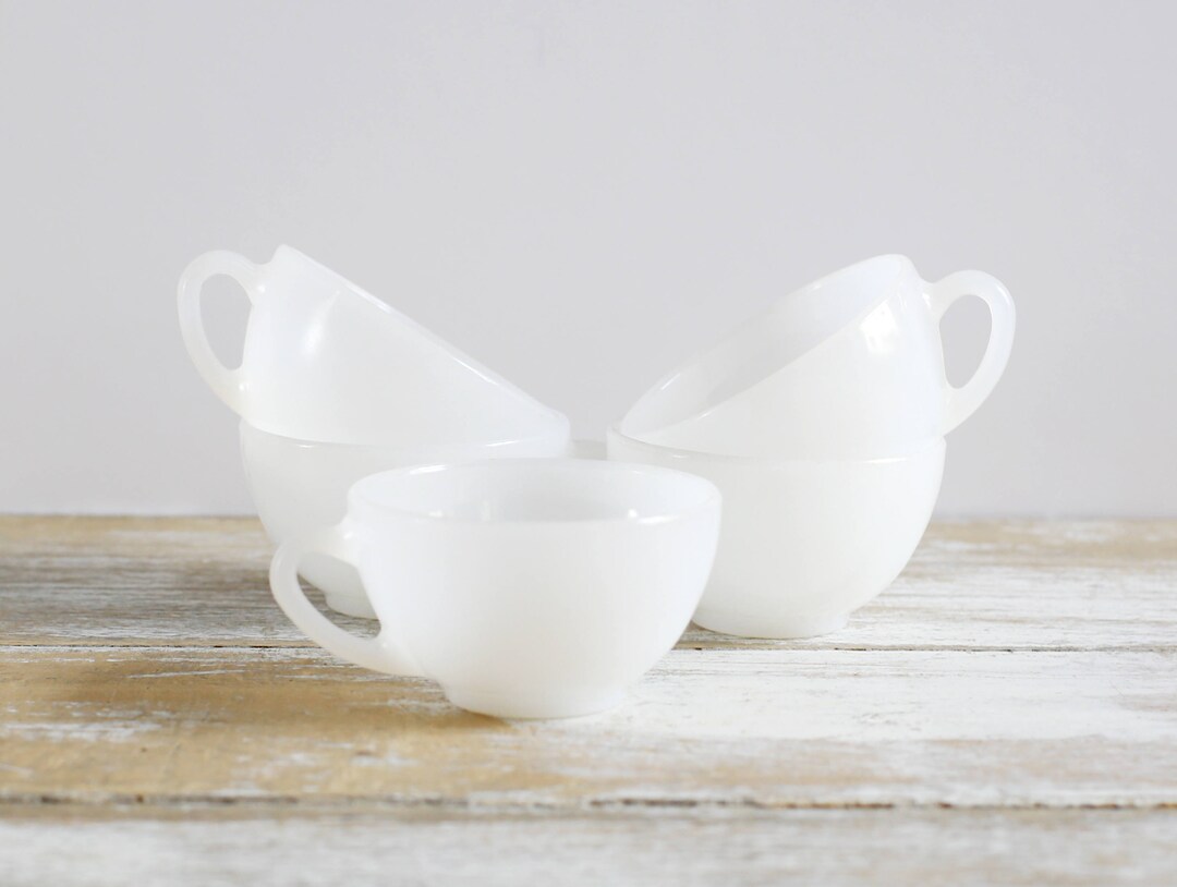 Set of Five Small Vintage Expresso Cups From French Brand Arcopal Milk