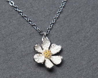 Daisy Necklace. Silver flower necklace. white flower necklace. flower girl necklace.