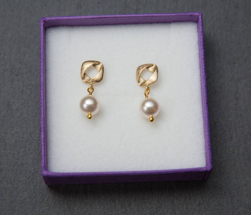 Pearl Stud earrings. Swarovski Pearl Earrings. Gold pearl | Etsy
