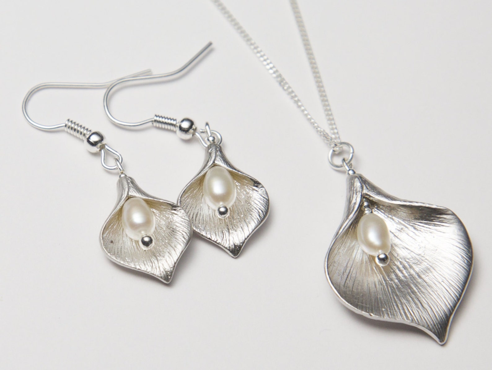 Silver Pearl Jewellery Set Calla Lily Earrings and Necklace - Etsy
