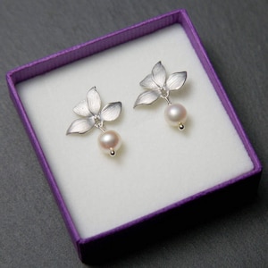Clous d&#39;oreilles orchidées en argent, clous d&#39;oreilles fleurs, boucles d&#39;oreilles perles en argent, boucles d&#39;oreilles orchidées, clous d&#39;oreilles, boucles d&#39;oreilles de mariée, bijoux de mariage.