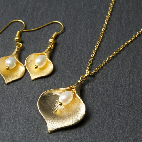 Gold Lily Jewellery Set With Freshwater Pearls. Pearl Etsy UK