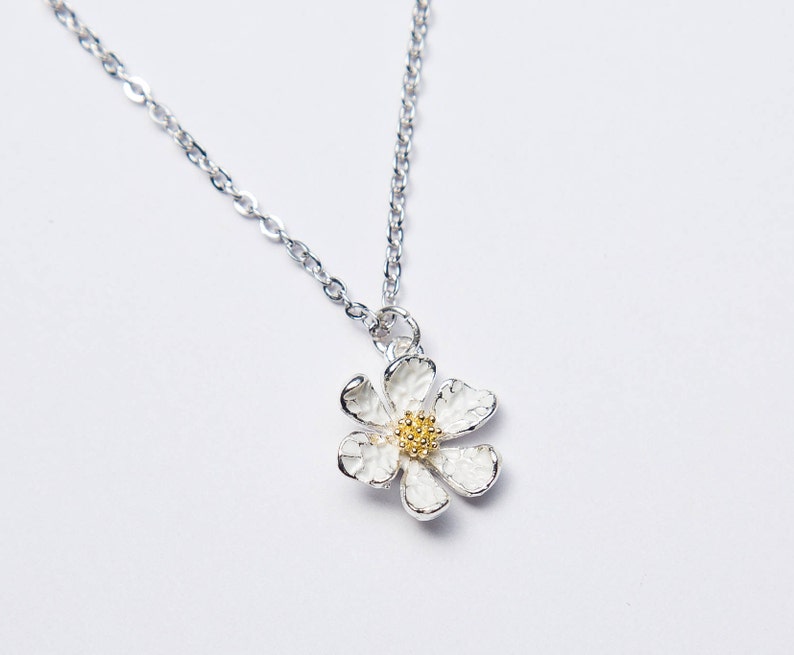 Daisy Necklace. Silver Flower Necklace. White Flower Necklace. Etsy UK