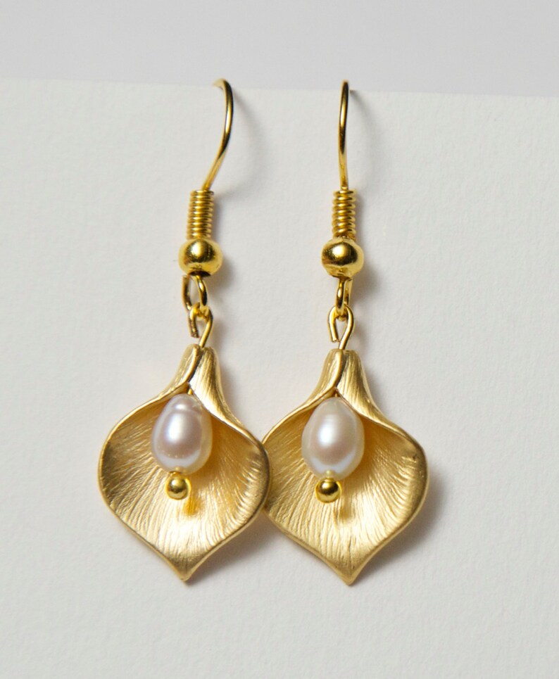 Gold Lily Earrings With Freshwater Pearls. Calla Lily - Etsy UK