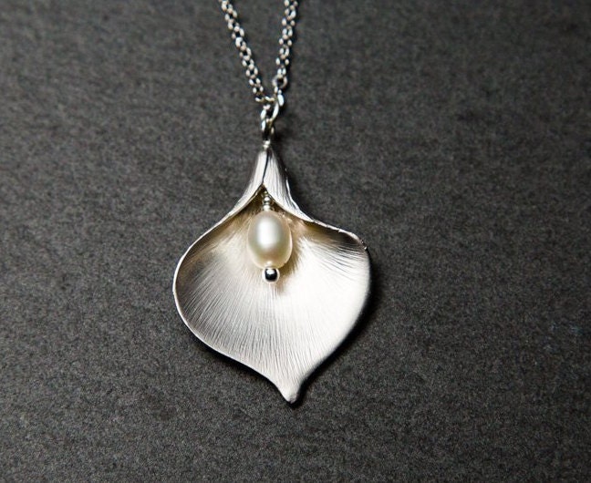 Silver Lily Necklace With Freshwater Pearl. Silver Pearl - Etsy UK