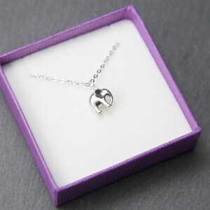 Elephant Necklace, Silver. Tiny elephant necklace. Animal necklace. Silver Elephant Necklace. imagem 2
