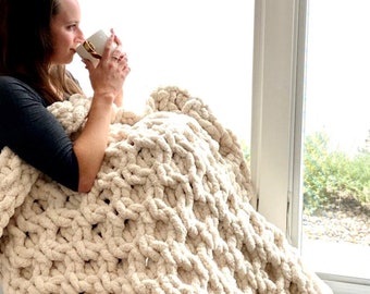 Chunky Knit Blanket, Honey comb pattern, Chunky Chenille blanket, Hand Knit Blanket, Chunky knit throw, Mother's Day Gift,  gift