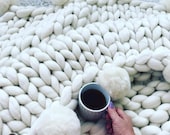 Chunky knit blanket, Merino wool blanket with Pom poms, Merino Wool Throw, Giant knit blanket, Chunky Merino blanket, blanket