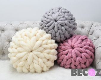 Chunky knit pillow, FREE SHIPPING, Round Pillow, Vegan yarn pillow, Decorative Pillow, Ball Pillow, Wedding gift, Birthday gift,