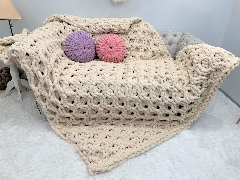 Chunky Knit Blanket, Honey comb pattern, Chunky Chenille blanket, Hand Knit Blanket, Chunky knit throw, Mother's Day Gift, gift image 3