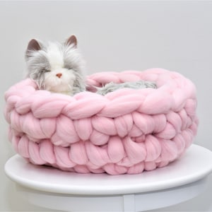 Cat Bed, FREE SHIP, Chunky Knit Cat bed, Pet bed, Pet cave, Pet Bedding, Merino Wool Cat bed, Mother's Day 画像 3