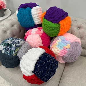 Knot Pillow, Round Pillow, Chunky chenille pillow, Decorative Pillow, Ball Pillow, Wedding gift, gift,