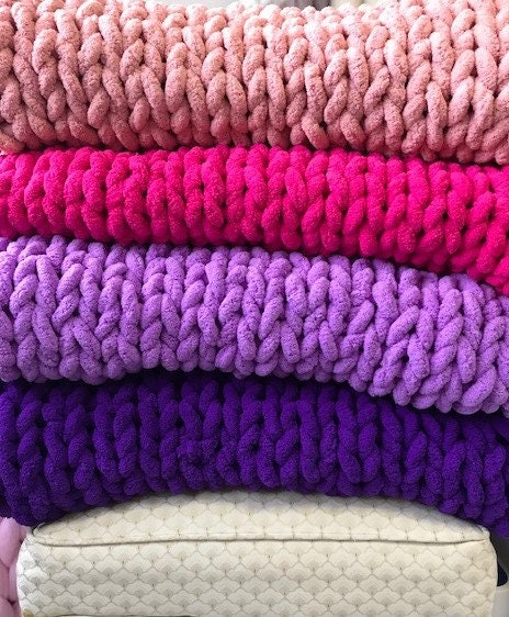 Chunky Knit Chenille Yarn 226g Super Soft Blanket Yarn Hand Knitting Spin  Yarn for Blanket Hat Scarf Pet Bed Carpet Yarn (Color : Pink)