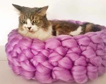 Cat Bed, FREE SHIP, Chunky Knit Cat bed, Pet bed, Pet cave, Pet Bedding, Merino Wool Cat bed,