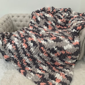 CHUNKY KNIT Blanket, Jumbo chenille Blanket, Super Fluffy Chenille yarn, Hand Knit Blanket, Gift for her, Gift