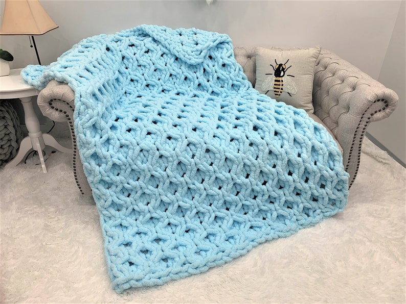 Chunky Knit Blanket, Honey comb pattern, Chunky Chenille blanket, Hand Knit Blanket, Chunky knit throw, Mother's Day Gift, gift image 4