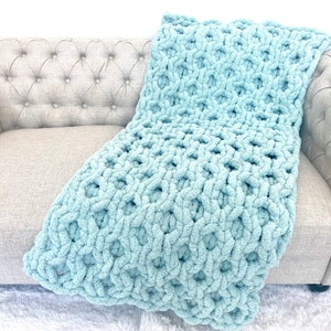 Chunky Knit Blanket, Honey comb pattern, Chunky Chenille blanket, Hand Knit Blanket, Chunky knit throw, Mother's Day Gift, gift image 5