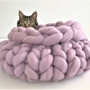 Cat Bed, Knitted Chunky Cat bed, Pet bed, Pet cave, Pet Bedding, Merino Wool Cat bed, Mother's Day image 1