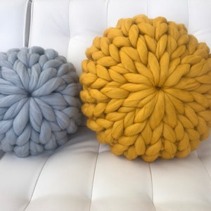 Pillow, Merino wool pillow, FREE SHIP, Round Pillow, Chunky knit, Decorative Pillow, Ball Pillow, Pouf pillow, Wedding gift, Gift