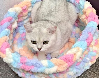 Chunky Chenille Cat Bed, SOFT Cat bed, Chenille yarn Pet bed, Vegan Yarn Pet bed, Cat furniture, Cat Cave, gift