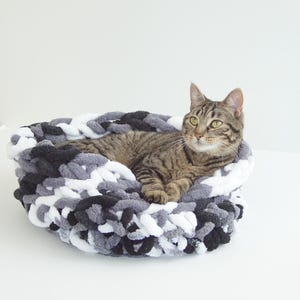 Cama para gatos, cama SUAVE para gatos, cama para mascotas de hilo de chenilla, cama para mascotas de hilo vegano, muebles para gatos, cueva para gatos, regalo imagen 3