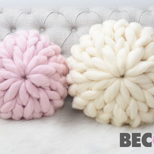 Chunky knit pillow,  Round Pillow, Vegan yarn pillow, Decorative Pillow, Ball Pillow, Wedding gift,  gift,