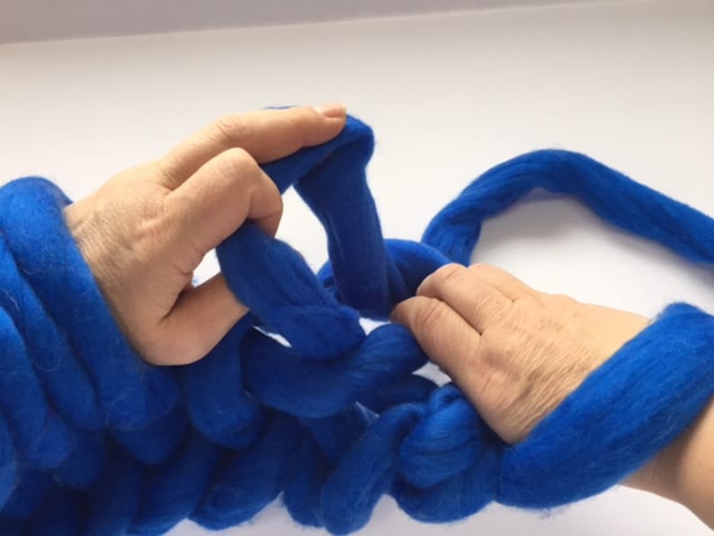 DIY Arm Knit Kit, Merino blanket, Chunky Knit DIY knitting kit, Birthday gift image 6