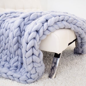 Chunky Knit Blanket, Chunky Knit Vegan Yarn Blanket, Super Bulky, Arm Knit Blanket,  Gift,  gift