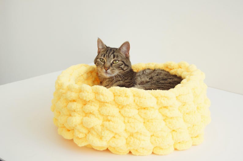 Cama para gatos, cama SUAVE para gatos, cama para mascotas de hilo de chenilla, cama para mascotas de hilo vegano, muebles para gatos, cueva para gatos, regalo imagen 2