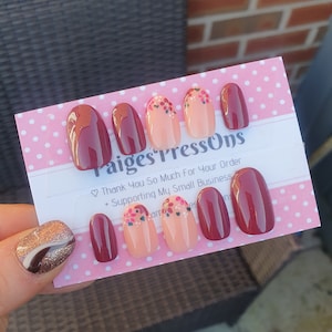 Carnations - Set of 10 Short or Medium Length Round Coffin Stiletto Square Oval Gel False Nails - PaigesPressOns