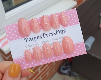 Spotlight - Set of 10 Short or Medium Length Round Coffin Stiletto Square Oval Gel False Nails - PaigesPressOns