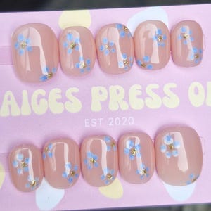 Tiny Flowers - Set of 10 Short or Medium Length Round Coffin Stiletto Square Oval Gel False Nails - PaigesPressOns