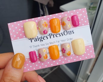 Flower Frenzy - Set of 10 Short or Medium Length Round Coffin Stiletto Square Oval Gel False Nails - PaigesPressOns