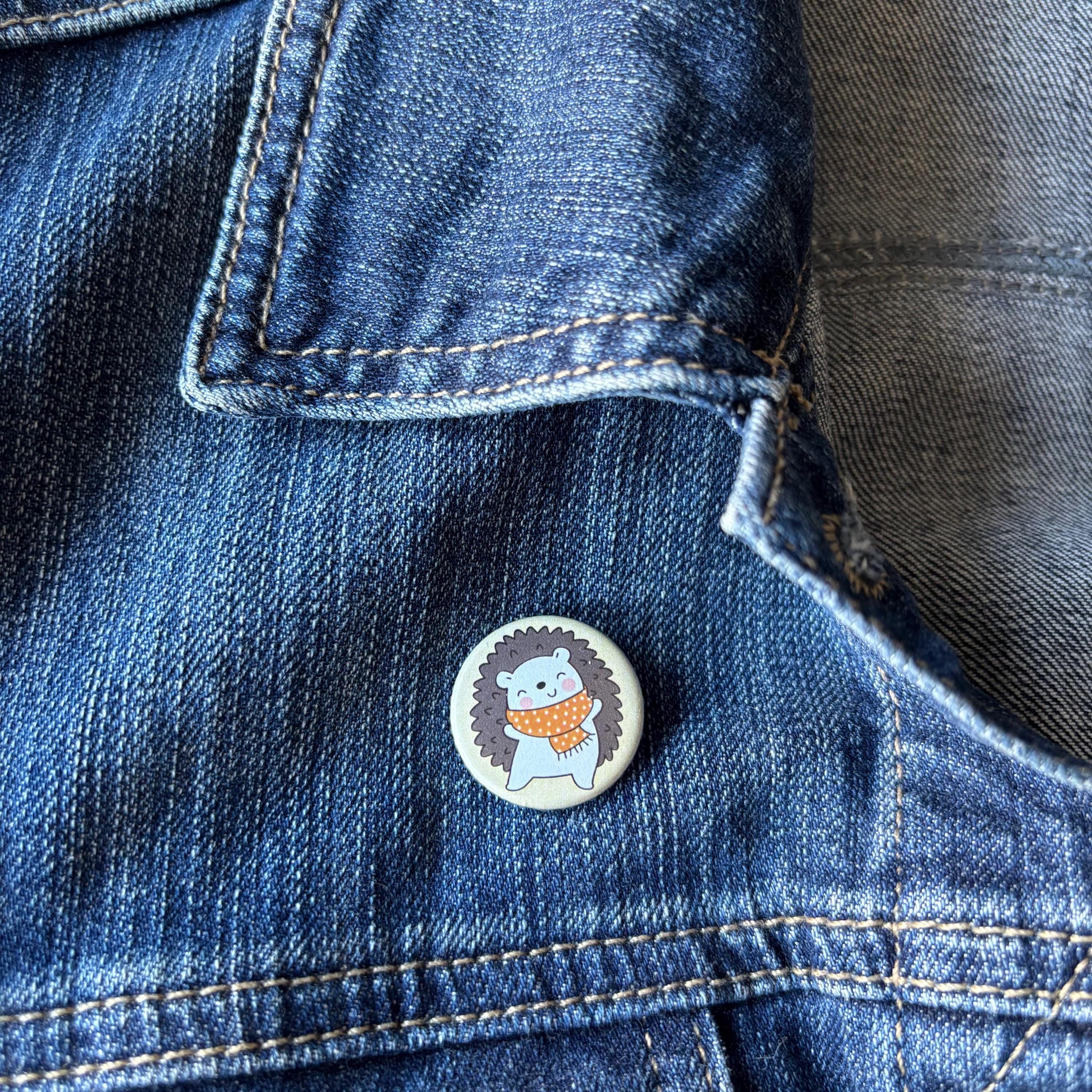 ハリネズミ　ピンバッチ il_1080xN.2967211020_9oa6.jpg