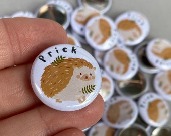 ハリネズミ　ピンバッチ ハリネズミのバッジ。25 mm のバッジ。ハリネズミのピン。動物