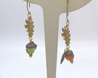 Pendientes de bellota, cobre, bronce y cristal ámbar, joyería natural.