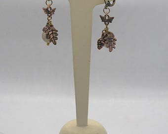 Pendientes de bellota, cobre antiguo, perla de vidrio, joyería de bosque