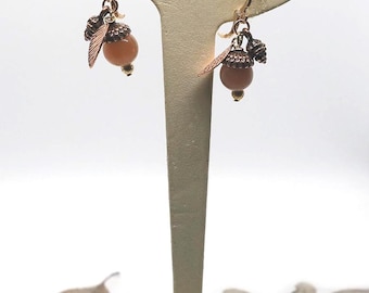 Pendientes de bellota, calcedonia, chapados en oro, joyería del bosque