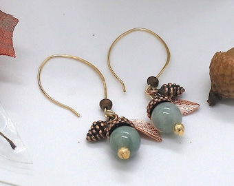 Conjunto de collar y pendientes de bellota, calcedonia verde, cobre antiguo, joyería de bosque