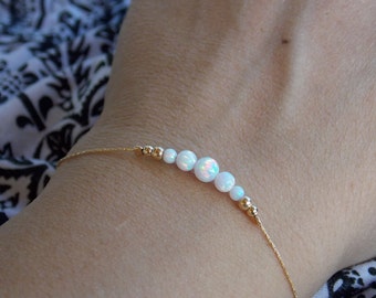 Opal Armband, Opal Perlenarmband, minimal Armband, Opal Gold Armband, winziges Opal Armband, Perlenarmband, Opalschmuck black Friday