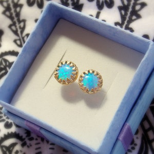 Opal stud earrings - gold opal earrings - opal earrings - classic earrings - stud earrings - crown setting - October birthstone