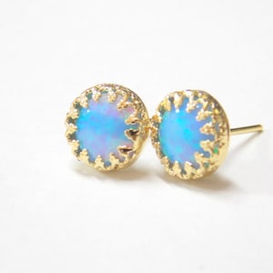 Opal stud earrings - gold opal earrings - opal earrings - classic earrings - stud earrings - crown setting - October birthstone