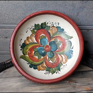 Norwegian Rosemaling bowl,Vintage Norwegian wooden bowl,handmade Norwegian wooden bowl,Norwegian folk art, Norwegian folk art home decor