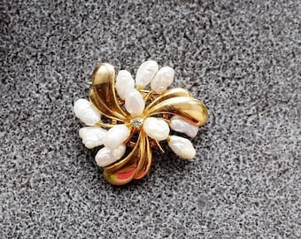 Prachtige barokke parel broche verguld vintage, vintage broche, vintage parelmoer broche, dweil broche, vintage parel broche