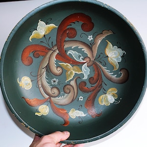 Norwegian Rosemaling bowl,Vintage Norwegian wooden bowl,handmade Norwegian wooden bowl,Norwegian folk art home decor